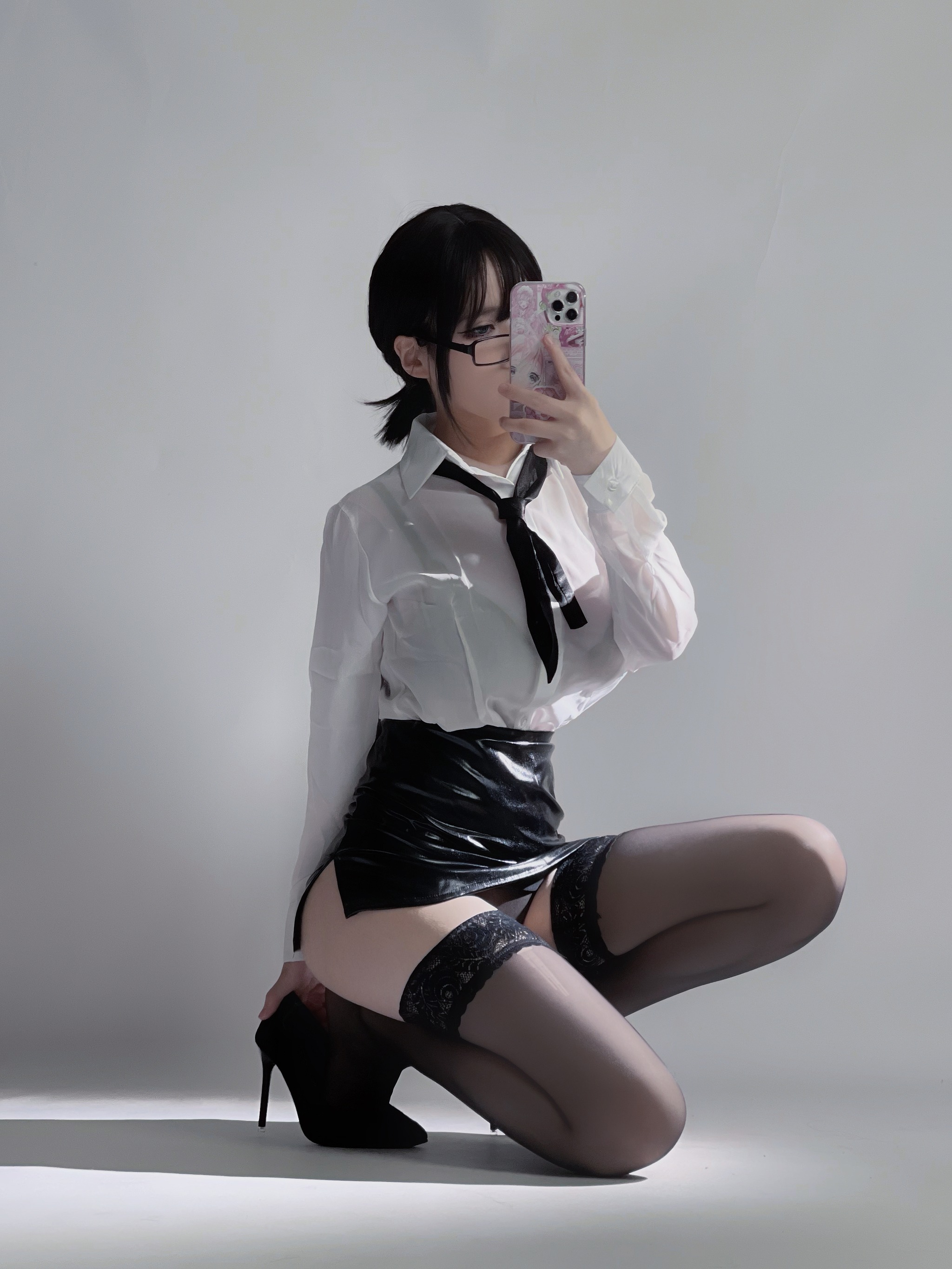 幼愛Youmeko - NO.012  黑丝眼镜[28P]-XikXak